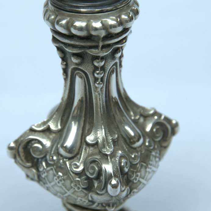 Antique Personalized Shaker Made of Sterling Silver 925 made in Italian. - Ghatan Antique