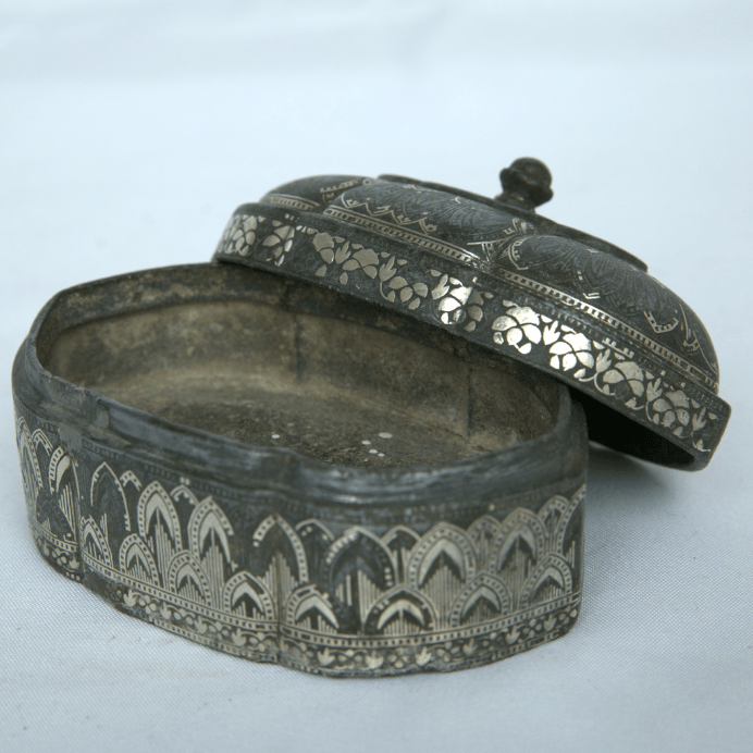 Ellipse Jewelry Box Antique India Style Made Of Lead And Sterling Gift For Her. - Ghatan Antique