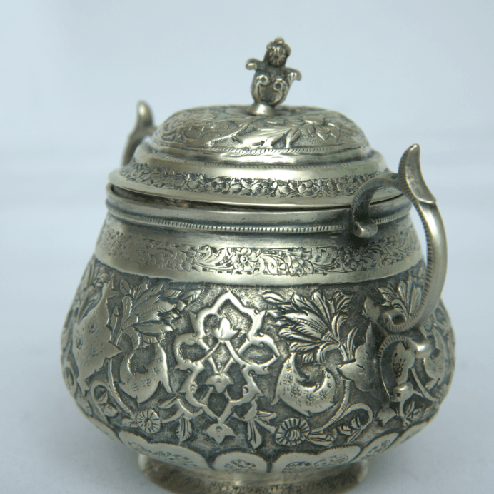 Unique Antique Bowl Whit Engravings and Double Handles Made of Sterling Silver. - Ghatan Antique