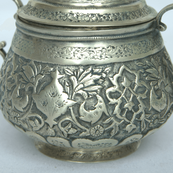Unique Antique Bowl Whit Engravings and Double Handles Made of Sterling Silver. - Ghatan Antique