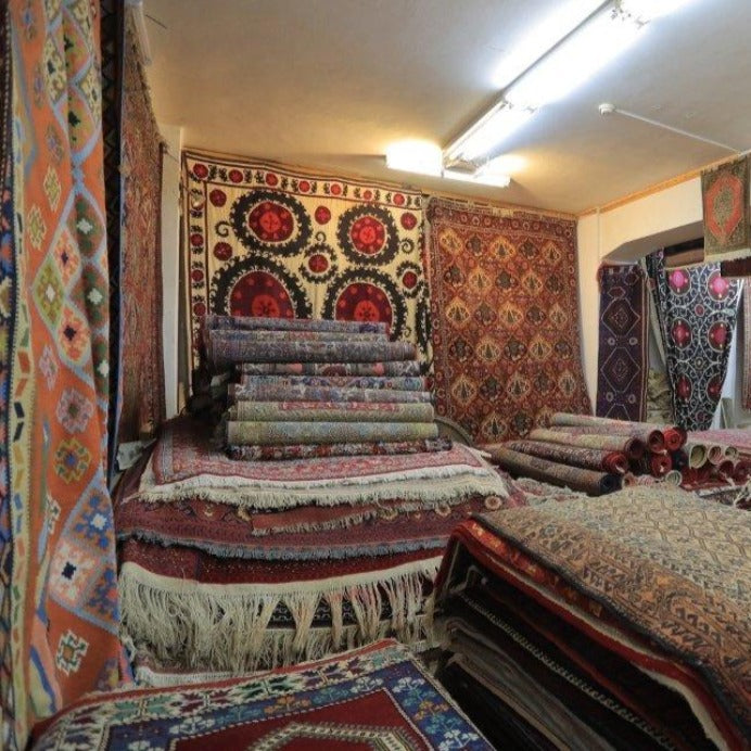 Vintage from the 1950s - Amazing Persian Rug with Medallion and Floral. - Ghatan Antique