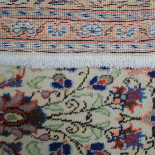 Vintage from the 1970s - Vintage Persian Rug with Flowers. - Ghatan Antique