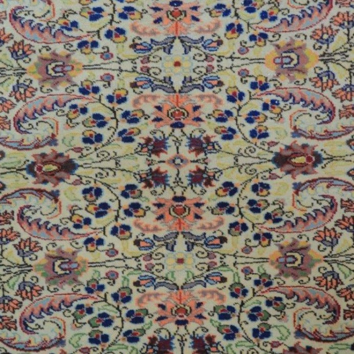 Vintage from the 1970s - Vintage Persian Rug with Flowers. - Ghatan Antique