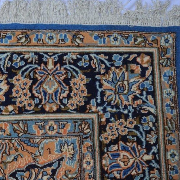 Vintage from the 20th Century - Rare Persian Rug with Medallion for Home Design. - Ghatan Antique