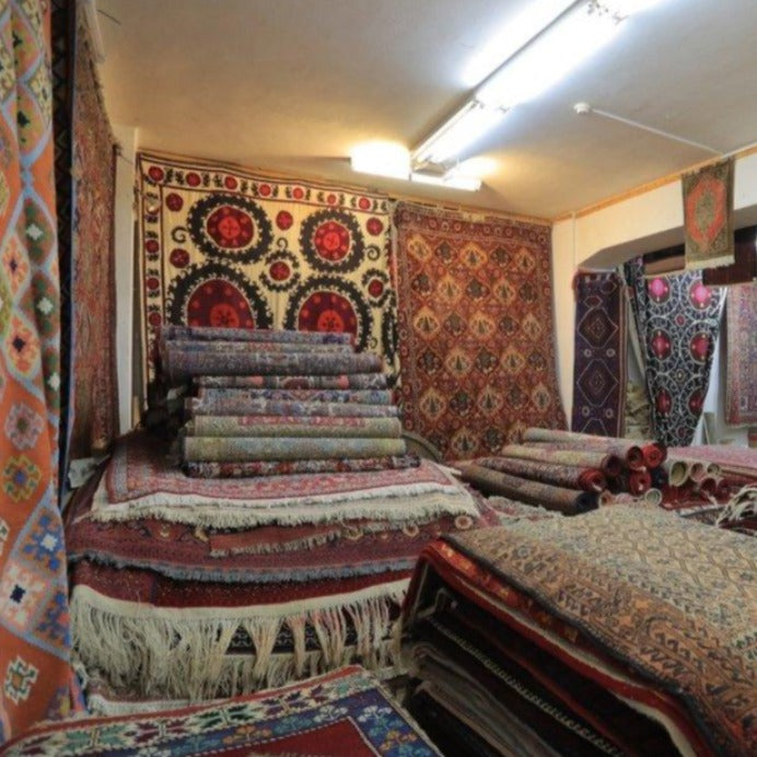 Vintage from the 20th Century - Unique Persian Rug for Home Decoration Made of 100% Silk with Medallion. - Ghatan Antique