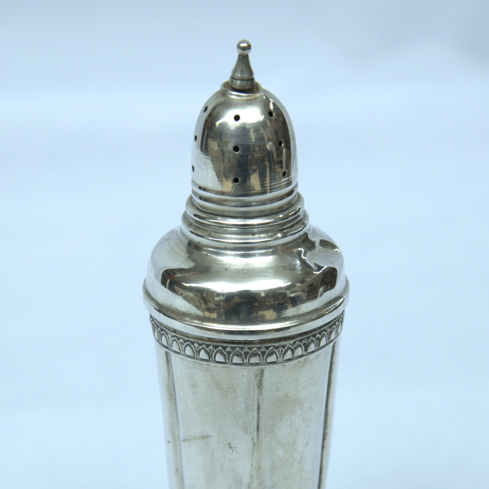 Vintage Personalized Shaker Made of Sterling Silver 925 for Tableware. - Ghatan Antique