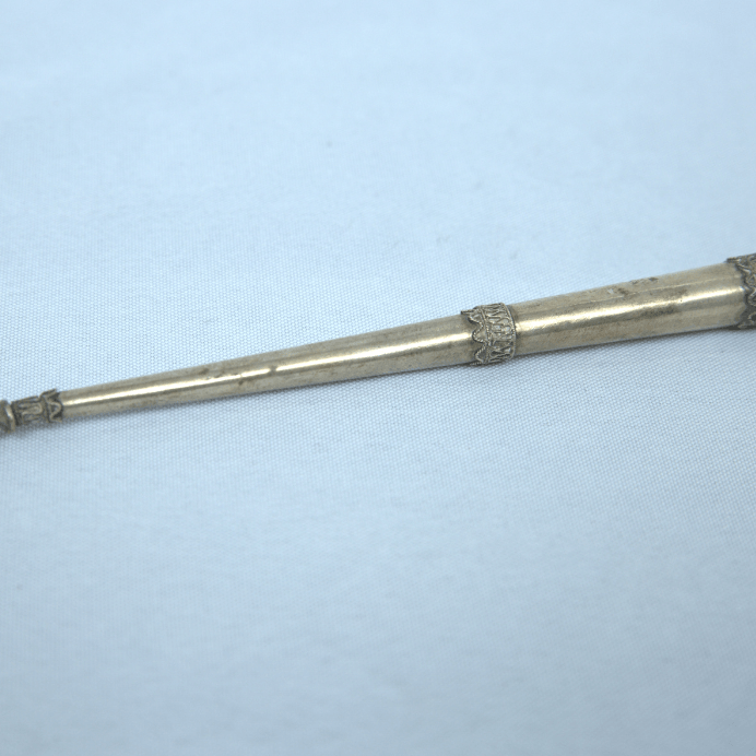 Vintage Totah Pointer made of Sterling Silver 925 for Sefer Torah Israel Style. - Ghatan Antique