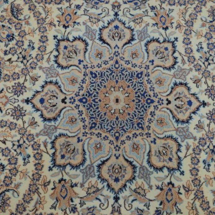 Vintage from the 1950s - Amazing Persian Rug with Medallion and Floral. - Ghatan Antique