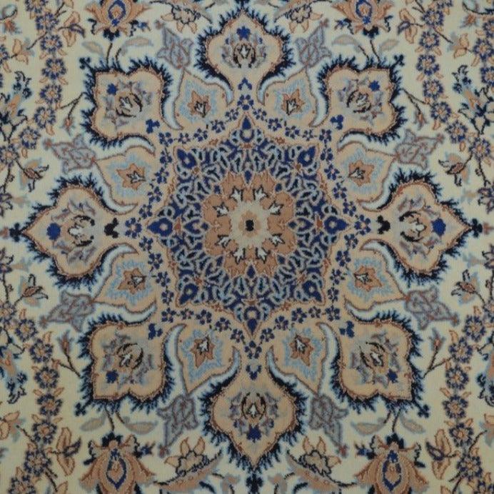 Vintage from the 1950s - Amazing Persian Rug with Medallion and Floral. - Ghatan Antique