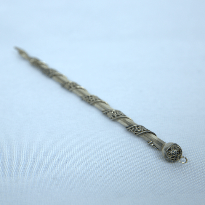 Vintage Torah Pointer with Flowers Judaica Gift made of Sterling Silver 925 Israel Style. - Ghatan Antique